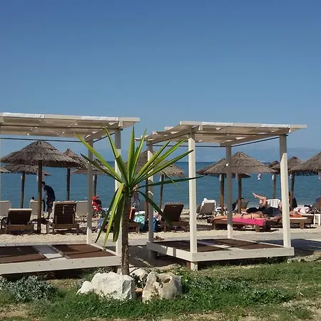 Vista Del Mare 아파트 *